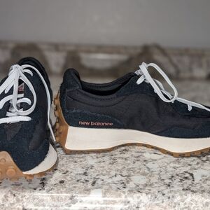 New Balance 327 Ladies Size 7